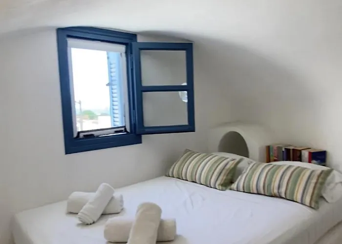 Angels Unique Traditional * Emporio (Santorini)